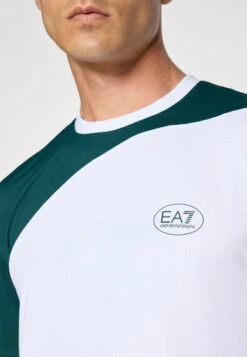 EA7 Emporio Armani TENNIS PRO TEE COLORBLOCK - Sports T-shirt - White/green -Total Wear Store 9d3ddeed26af48548ba93d635192b9e7