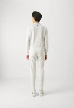 EA7 Emporio Armani MULTI SPORT SET - Tracksuit - White -Total Wear Store 9d7551e3841c4855b4a3ffb73775f83c