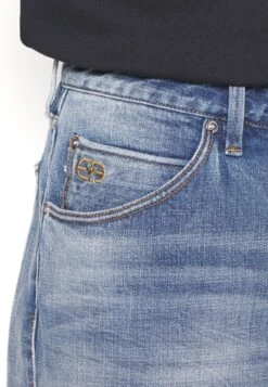 Emporio Armani Pockets Pant - Straight Leg Jeans - Denim Blu -Total Wear Store 9e314de8d800400b9252432a876fb68e