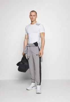 EA7 Emporio Armani Vigor - Print T-Shirt - White -Total Wear Store 9e7a2cd0b1a3442685e629a4f27ed99c