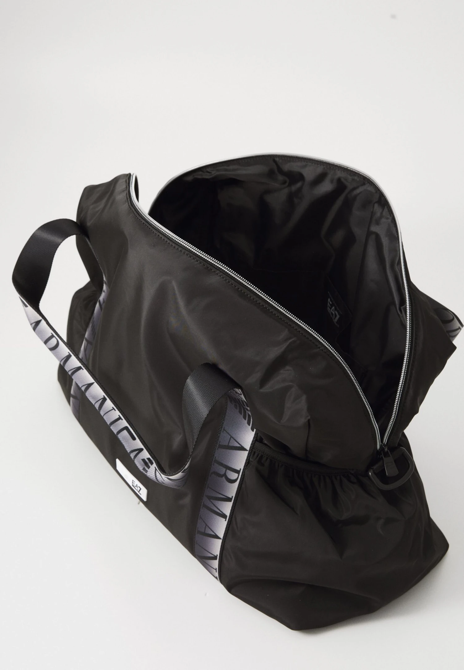 EA7 Emporio Armani GYM BAG - Weekend Bag - Black 5 EA7 Emporio Armani GYM BAG - Weekend Bag - Black - Image 3