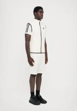 EA7 Emporio Armani TRAIN PREMIUM SHIELD VEST - Waistcoat - Vanilla Ice -Total Wear Store a0811f5d3ce0445b895f1a89ec4ed6f3