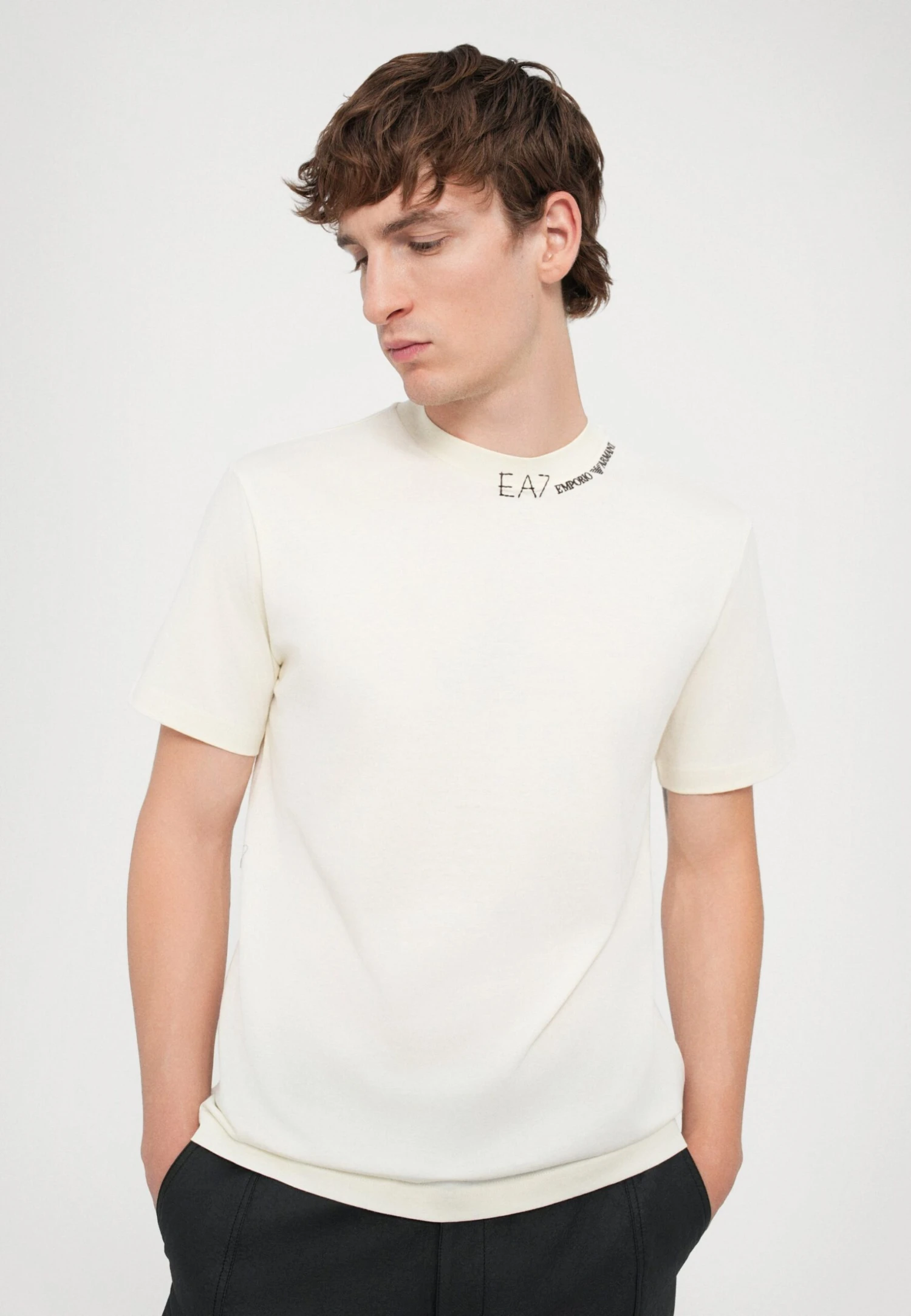 EA7 Emporio Armani TRAIN LOGO SERIES TEE UNISEX - Basic T-shirt - Vanilla Ice 6 EA7 Emporio Armani TRAIN LOGO SERIES TEE UNISEX - Basic T-shirt - Vanilla Ice - Image 4