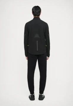 EA7 Emporio Armani MOUNTAIN URBAN ESCAPE - Light Jacket - Black -Total Wear Store a0b9d538ff524eb583bacd184719567d