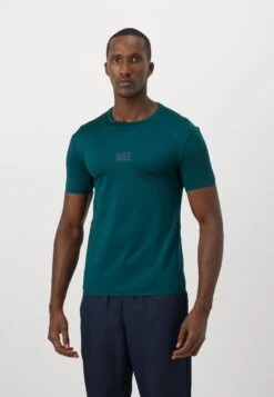 EA7 Emporio Armani TEE - Sports T-shirt - Ponderosa Pine -Total Wear Store a171c3a2e817430ca6f19cbc4951ee58