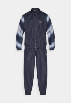 EA7 Emporio Armani TENNIS PRO TRACKSUIT GRAPHIC SET - Tracksuit - Armani Blue -Total Wear Store a1c3c92c04af4b51ba2900daa749eaa4 1