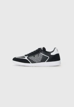 EA7 Emporio Armani NEW HERITAGE EAGLE UNISEX - Trainers - Sky Captain/white -Total Wear Store a250ebe7e73e4c34865a662e6f54b357 1