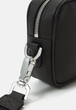 Emporio Armani Beauty Unisex - Wash Bag - Black -Total Wear Store a3a2965b697646109b102d311f2ec25e