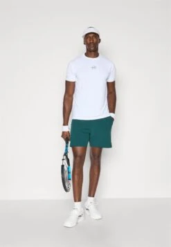 EA7 Emporio Armani TENNIS PRO SHORTS - Sports Shorts - Ponderosa Pine -Total Wear Store a4d85a8f2408469b89f4a5d8fc6bde95