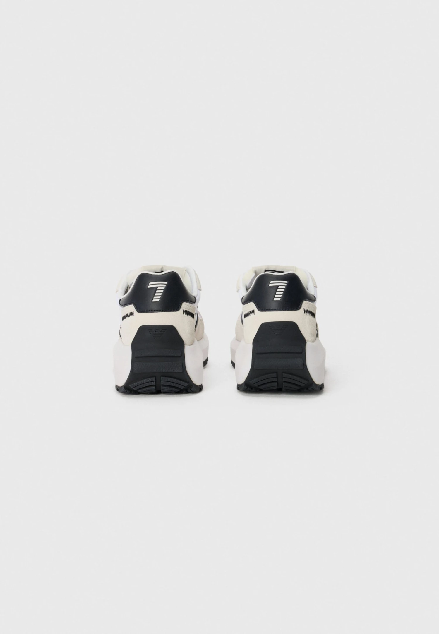 EA7 Emporio Armani WADER UNISEX - Trainers - White/black 5 EA7 Emporio Armani WADER UNISEX - Trainers - White/black - Image 3