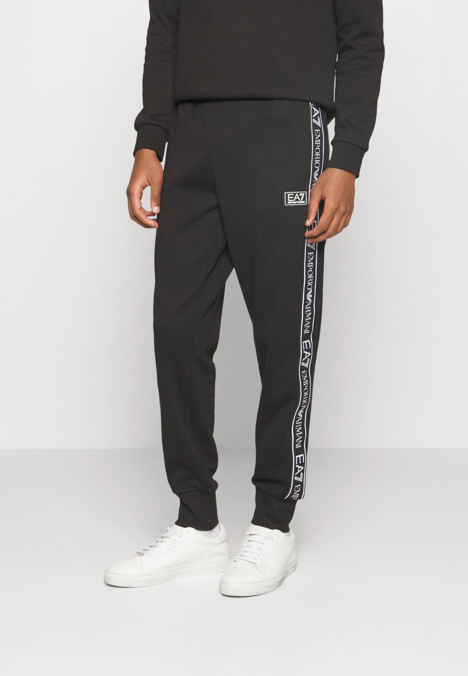 EA7 Emporio Armani Trouser - Tracksuit Bottoms - Nero 3 EA7 Emporio Armani Trouser - Tracksuit Bottoms - Nero