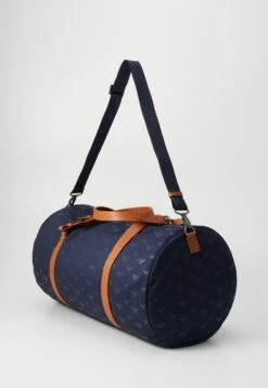 Emporio Armani HOLDALL - Weekend Bag - Iconico Blue -Total Wear Store a7d08df3ec7c4b5bb47680759c4651a1