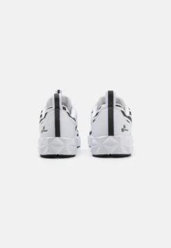 EA7 Emporio Armani ULTIMATE C2 COMBAT CORE UNISEX - Trainers - White/black -Total Wear Store a99180ad055f49b6aa1f9b3a44c8d7e3