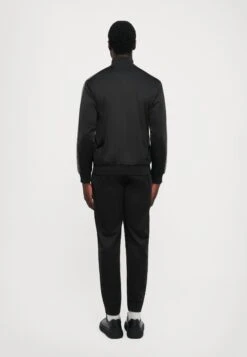 EA7 Emporio Armani TRAIN LINES SET - Tracksuit - Black -Total Wear Store ac4757e2c82949c2a30033b6d48e50d6