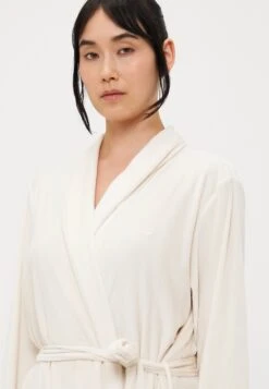 Emporio Armani DRESSING GOWN - Dressing Gown - Ivory 13 Emporio Armani DRESSING GOWN - Dressing Gown - Ivory -Total Wear Store aca18d582e0040b39c906d81553473c6