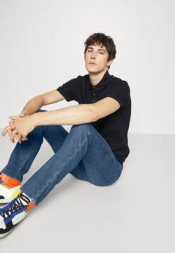 Emporio Armani Pockets Pant - Slim Fit Jeans - Blu Navy Chiaro -Total Wear Store acd3665615664faa9730dad2f535560b