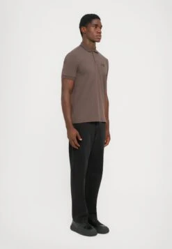 EA7 Emporio Armani TRAIN CORE - Polo Shirt - Chocolate Brown -Total Wear Store ae49927cdfb94761bb1e2ca8f90073a8