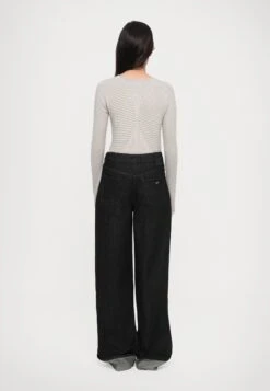 Emporio Armani POCKETS PANT - Relaxed Fit Jeans - Black Denim 11 Emporio Armani POCKETS PANT - Relaxed Fit Jeans - Black Denim -Total Wear Store ae57b9d8f28f4d08be8a8d5abffad171