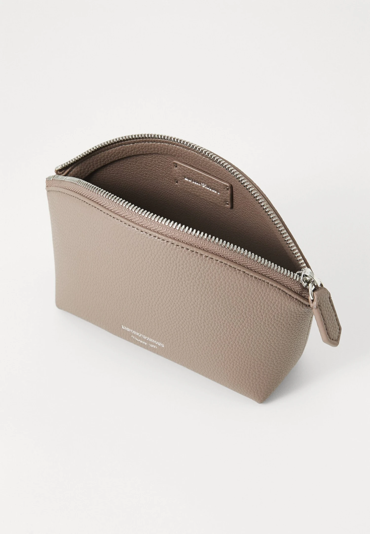 Emporio Armani BEAUTY CASE - Wash Bag - Taupe 5 Emporio Armani BEAUTY CASE - Wash Bag - Taupe - Image 3