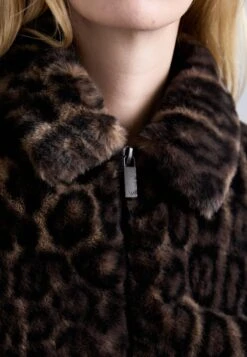 Emporio Armani BLOUSON JACKET - Winter Jacket - Animalier 13 Emporio Armani BLOUSON JACKET - Winter Jacket - Animalier -Total Wear Store aee223f6083d4898b79dad8c344da915