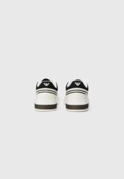 EA7 Emporio Armani PREMIUM COURT UNISEX - Trainers - White/black 12 EA7 Emporio Armani PREMIUM COURT UNISEX - Trainers - White/black -Total Wear Store af018701f3184f5b9c7f081d0e085622