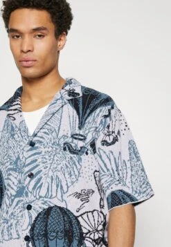 Emporio Armani Cardigan - White/Blue -Total Wear Store af1f14c5ba1a481995ade0bd44c34950