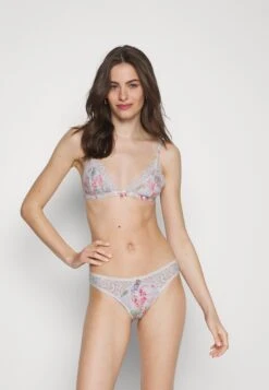 Emporio Armani Brief - Briefs - Yogurt -Total Wear Store af547d72668e4feb97a37adfeb5b6e5b