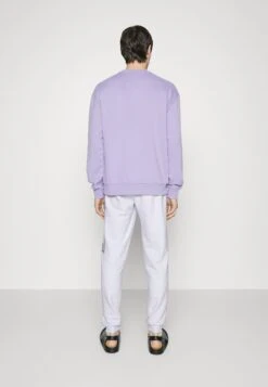 EA7 Emporio Armani Trouser - Tracksuit Bottoms - White -Total Wear Store b06cc0dfee8d40a6829e8ec3248f1811