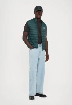 EA7 Emporio Armani TRAIN CORE LIGHT VEST - Waistcoat - Ponderosa Pine -Total Wear Store b0ddc347ffbc41fa89feaf24eef6be83