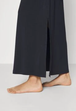 Emporio Armani Long Dress - Maxi Dress - Nero -Total Wear Store b10fa624fb3b4acc8ec0960441a63584