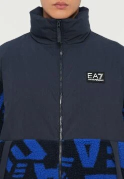 EA7 Emporio Armani MOUNTAIN JACKET LOGO - Winter Jacket - Blue -Total Wear Store b128856b5ad44da48cbb6946fbbbc9ce