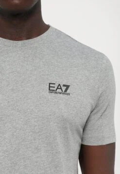 EA7 Emporio Armani TRAIN CORE TEE - Basic T-shirt - Grey 28 EA7 Emporio Armani TRAIN CORE TEE - Basic T-shirt - Grey -Total Wear Store b1347581d9a74c7aabcd9fb784e8f55e