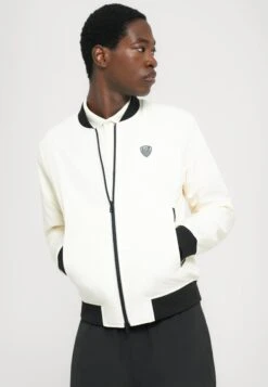 EA7 Emporio Armani TRAIN PREMIUM SHIELD JACKET - Light Jacket - Vanilla Ice -Total Wear Store b1758d3bf7b24bcd822fb643519ea872