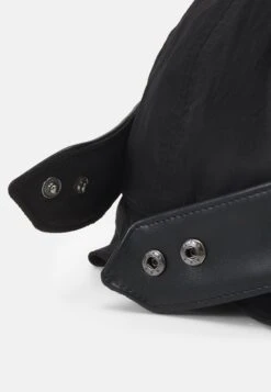 Emporio Armani Cappello Unisex Set - Cap - Nero 11 Emporio Armani Cappello Unisex Set - Cap - Nero -Total Wear Store b19d5d3d60a343259f34e9d62bee1163