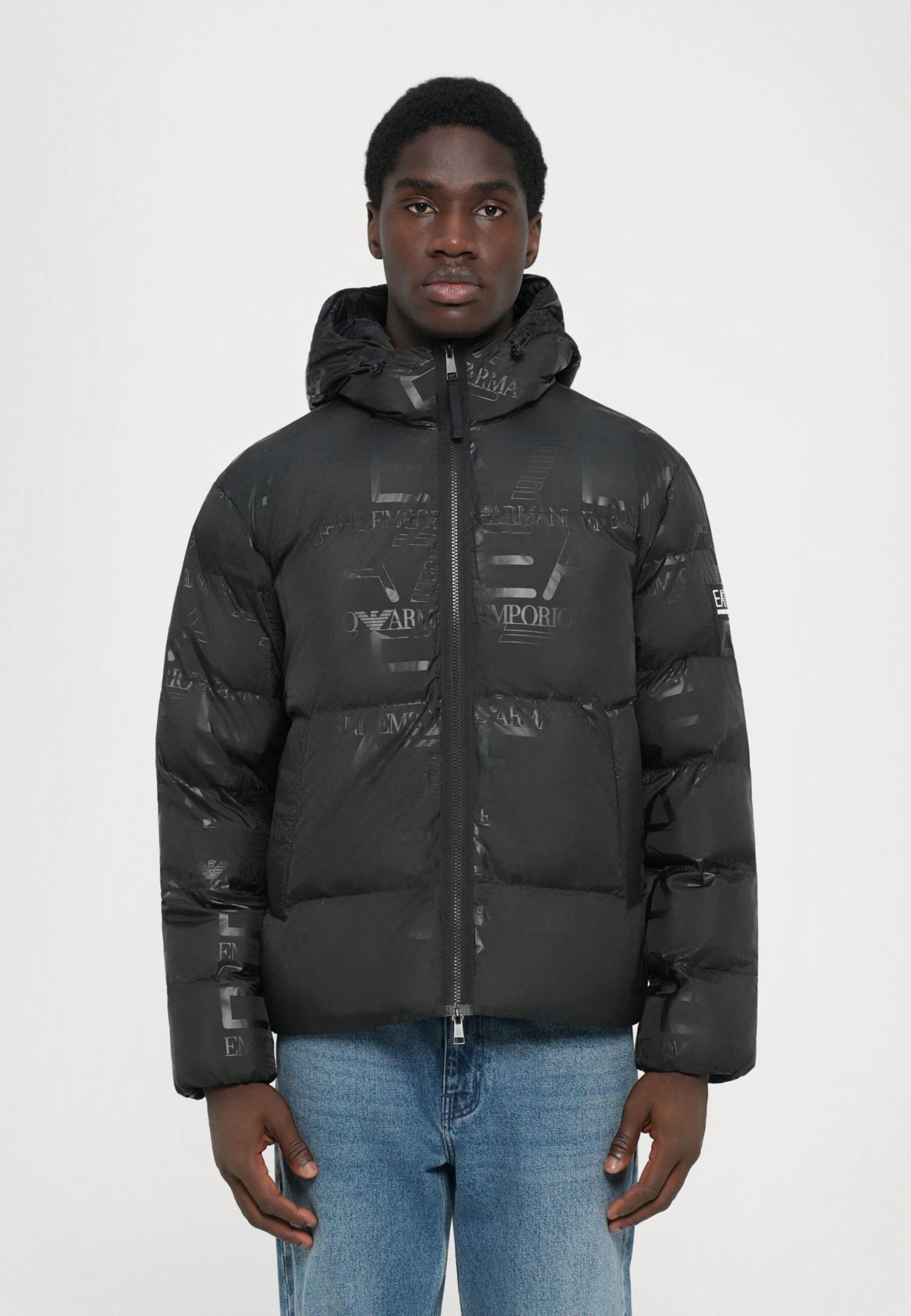 EA7 Emporio Armani MOUNTAIN HOODED JACKET LOGO REPEAT - Winter Jacket - Black 3 EA7 Emporio Armani MOUNTAIN HOODED JACKET LOGO REPEAT - Winter Jacket - Black