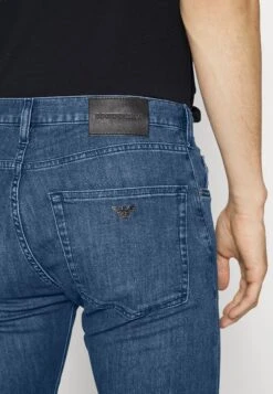 Emporio Armani Pockets Pant - Slim Fit Jeans - Blu Navy Chiaro -Total Wear Store b3a18c8e50b14d21b618a3cacc89c3d3