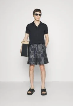 Emporio Armani Pantaloni - Shorts - Blu -Total Wear Store b428ca88917e47308359302ad8fee9a2