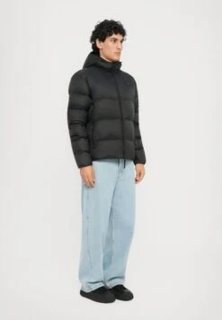 EA7 Emporio Armani MOUNTAIN POLAR LOGO FREE STYLE - Winter Jacket - Black -Total Wear Store b491d4e4cd3e4187ba7fe36a3d27048d