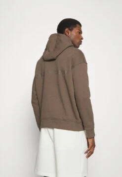 Emporio Armani Sweatshirt - Fango 11 Emporio Armani Sweatshirt - Fango -Total Wear Store b4b74c73586d4581aa4fbb5b693c4801