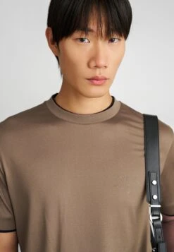 Emporio Armani Basic T-shirt - Walnut -Total Wear Store b50113f5cf2c40019c17f9e0c8d3e9f5