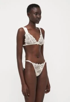 Emporio Armani TRIANGLE THONG - Thong - Ivory -Total Wear Store b506e6b203eb4c539b746ab559b0771e