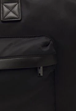 Emporio Armani Duffle Bag Unisex - Weekend Bag - Nero - Black 12 Emporio Armani Duffle Bag Unisex - Weekend Bag - Nero - Black -Total Wear Store b539006650e642d9b5c71cca06c4e04d