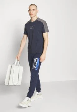 EA7 Emporio Armani Basic T-Shirt - Blu Navy -Total Wear Store b5f2cee4840b485486c40d053367f1f8