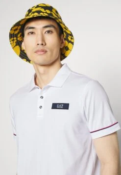 EA7 Emporio Armani Polo Shirt - White -Total Wear Store b62450fc24924509a8d60fbb52eb04d5