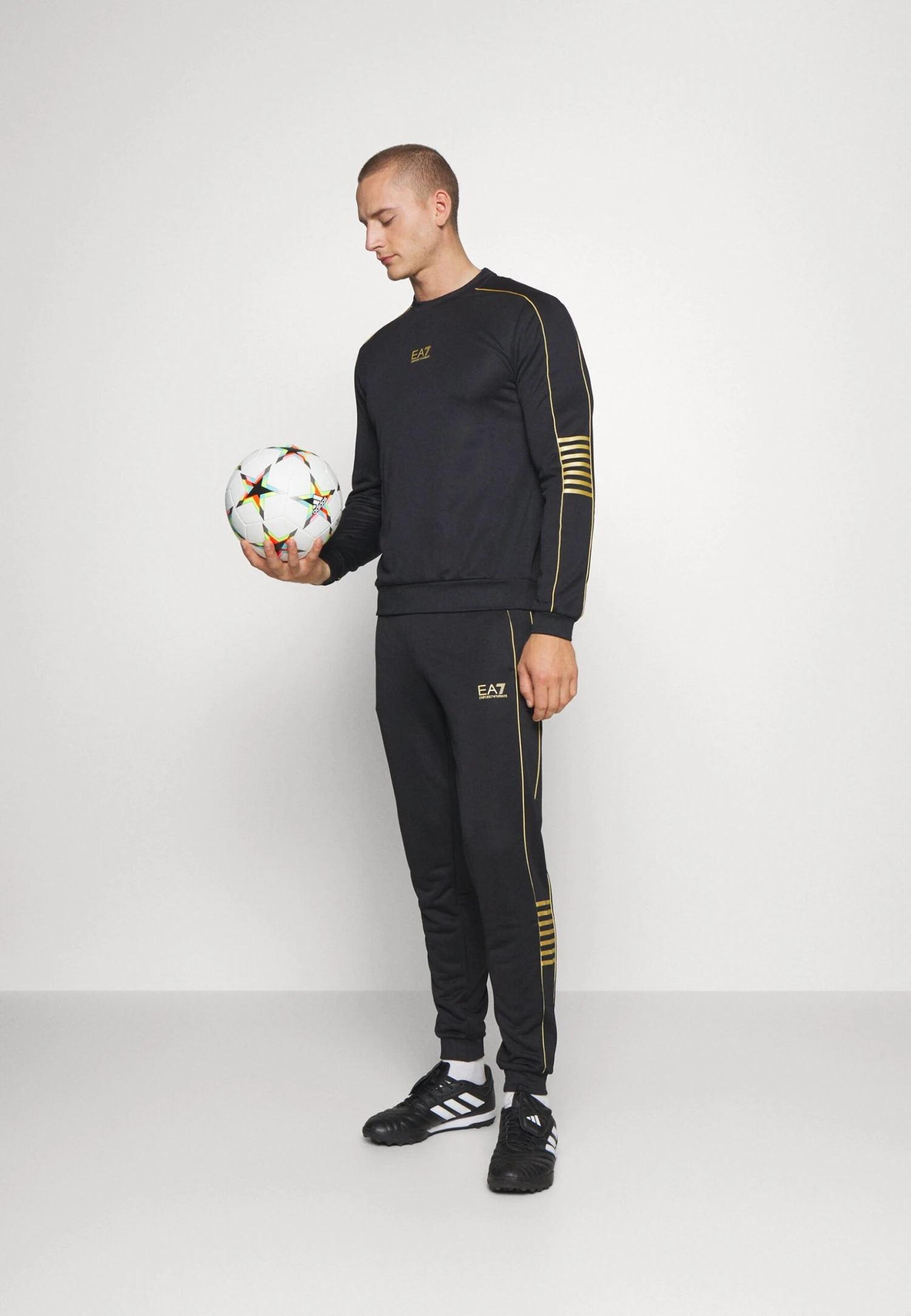 EA7 Emporio Armani Train Core - Sweatshirt - Black/Gold 4 EA7 Emporio Armani Train Core - Sweatshirt - Black/Gold - Image 2