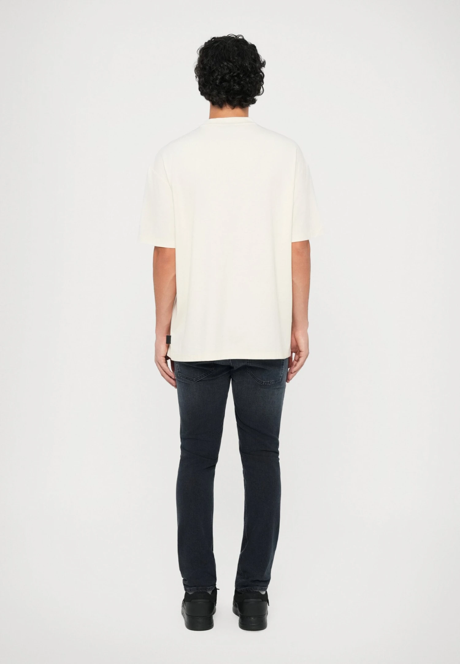 EA7 Emporio Armani TRAIN GRAPHIC SERIES TEE CITIES - Print T-shirt - Vanilla Ice 5 EA7 Emporio Armani TRAIN GRAPHIC SERIES TEE CITIES - Print T-shirt - Vanilla Ice - Image 3