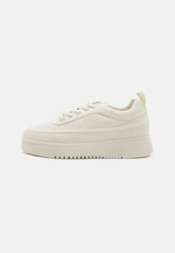 Emporio Armani SHOES - Trainers - Off-white