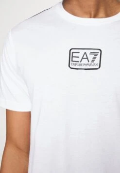 EA7 Emporio Armani Basic T-Shirt - Bianco 15 EA7 Emporio Armani Basic T-Shirt - Bianco -Total Wear Store b77ea7f48b744286a612bd773e7bab84