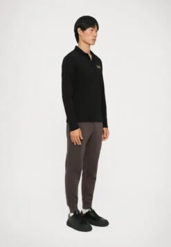 EA7 Emporio Armani TRAIN CORE - Long Sleeved Top - Black/gold-coloured -Total Wear Store b8460f07c4664fa69ccdcdfa79158dad