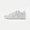 EA7 Emporio Armani Classic Unisex - Trainers - Off-White/Lightgold -Total Wear Store b9b9efb85f724652bebf6cc428236ea8